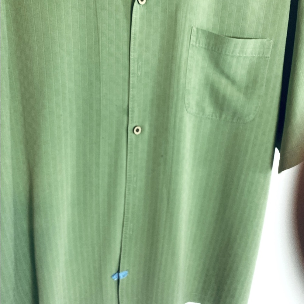 Tommy Bahama 100% Silk Mens short sleeve shirt - Picture 8 of 16